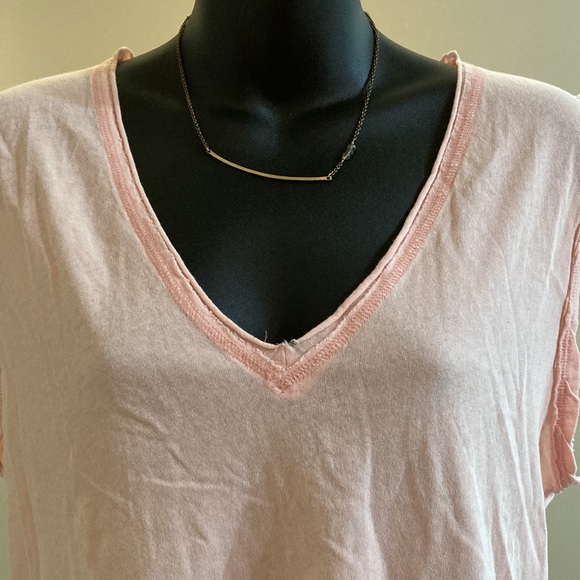 Free People’s We The Free Blush Pink V-Neck - Picture 4 of 12